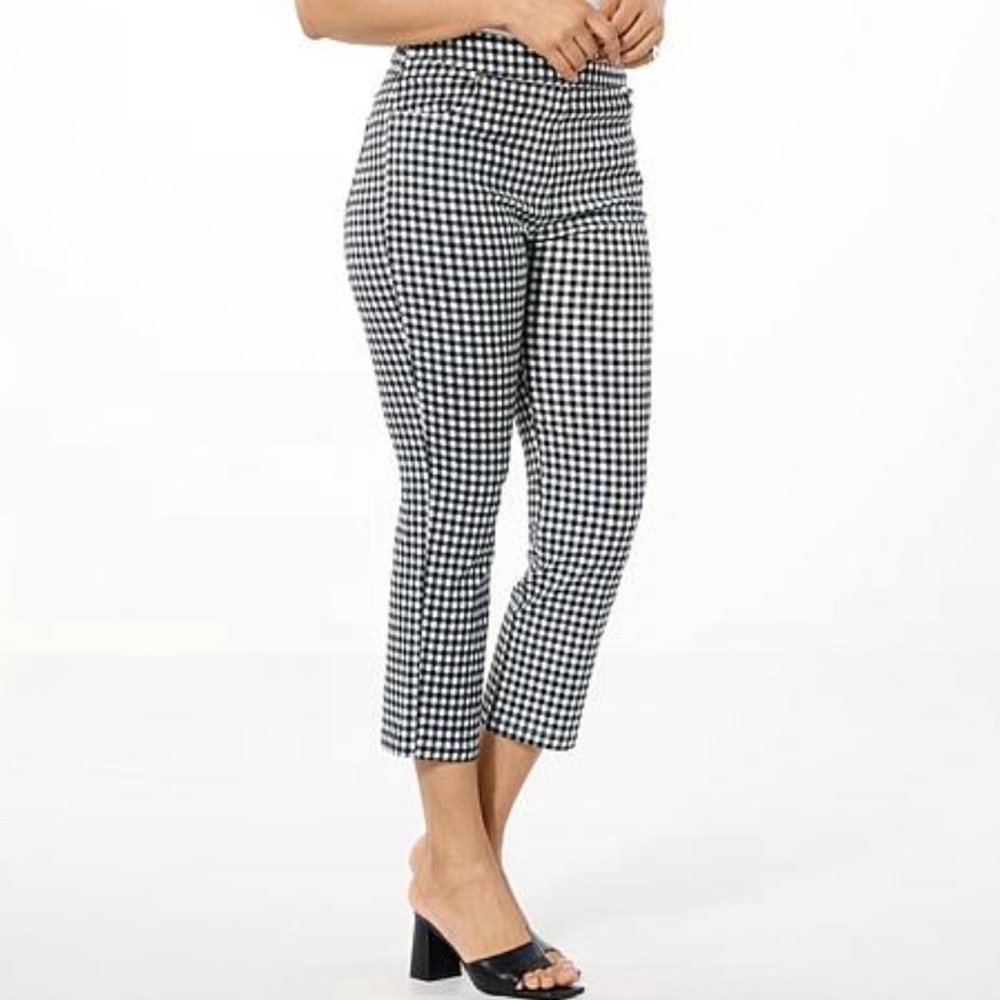 NWOT Anthony Executive Stretch
Pull-On Crop Pant Gingham pattern 
2 back pockets